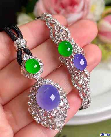 翡翠吊墜鏈批發(fā)價格全知道 克價與單件詳解